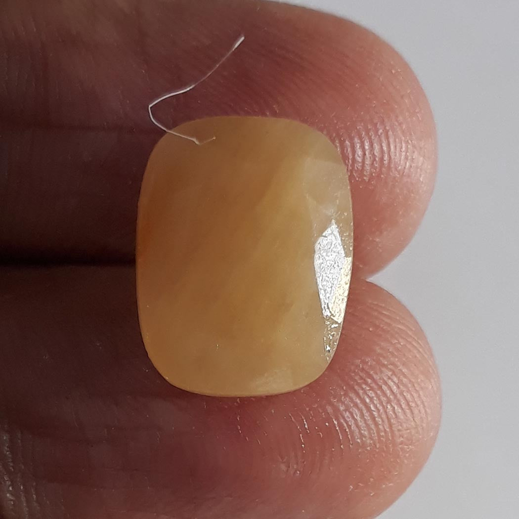 7.98 Ratti  yellow sapphire with Govt Lab Certificate