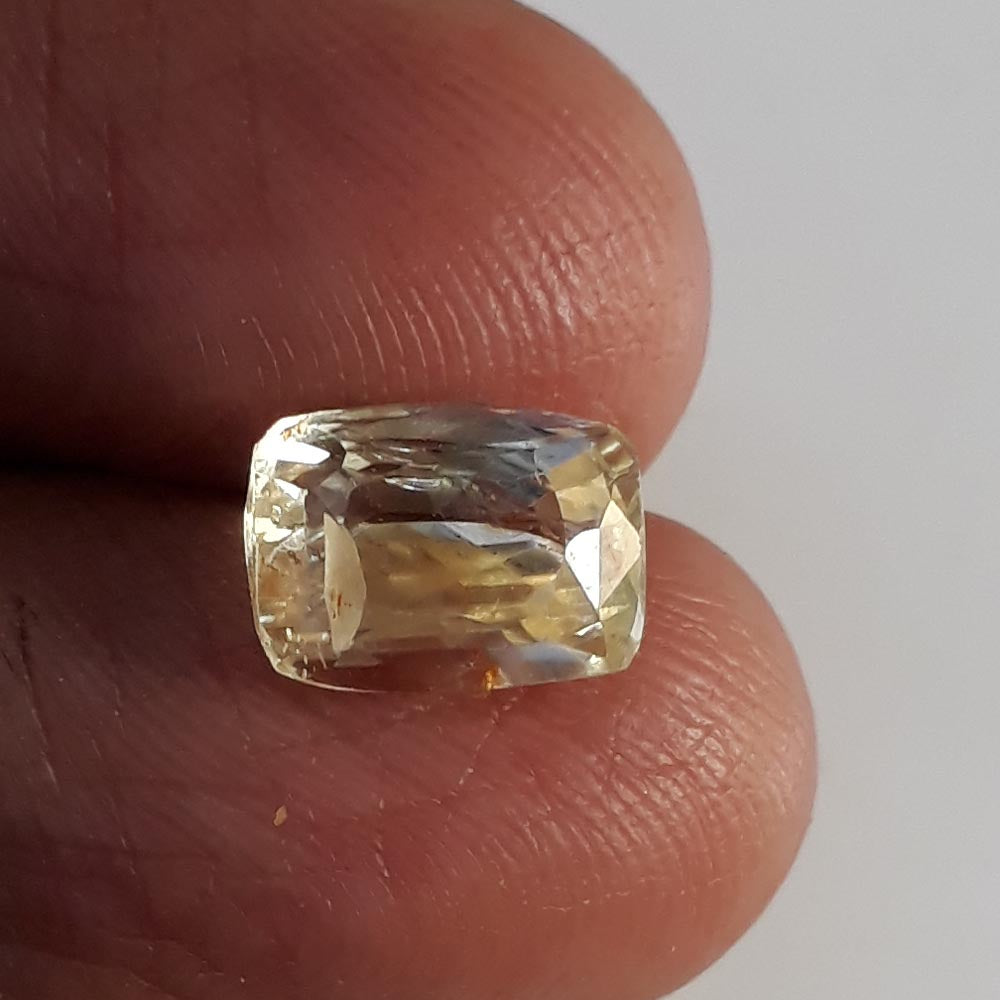 3.01/CT Yellow Sapphire with Govt Lab Certificate-(YELSA9V)