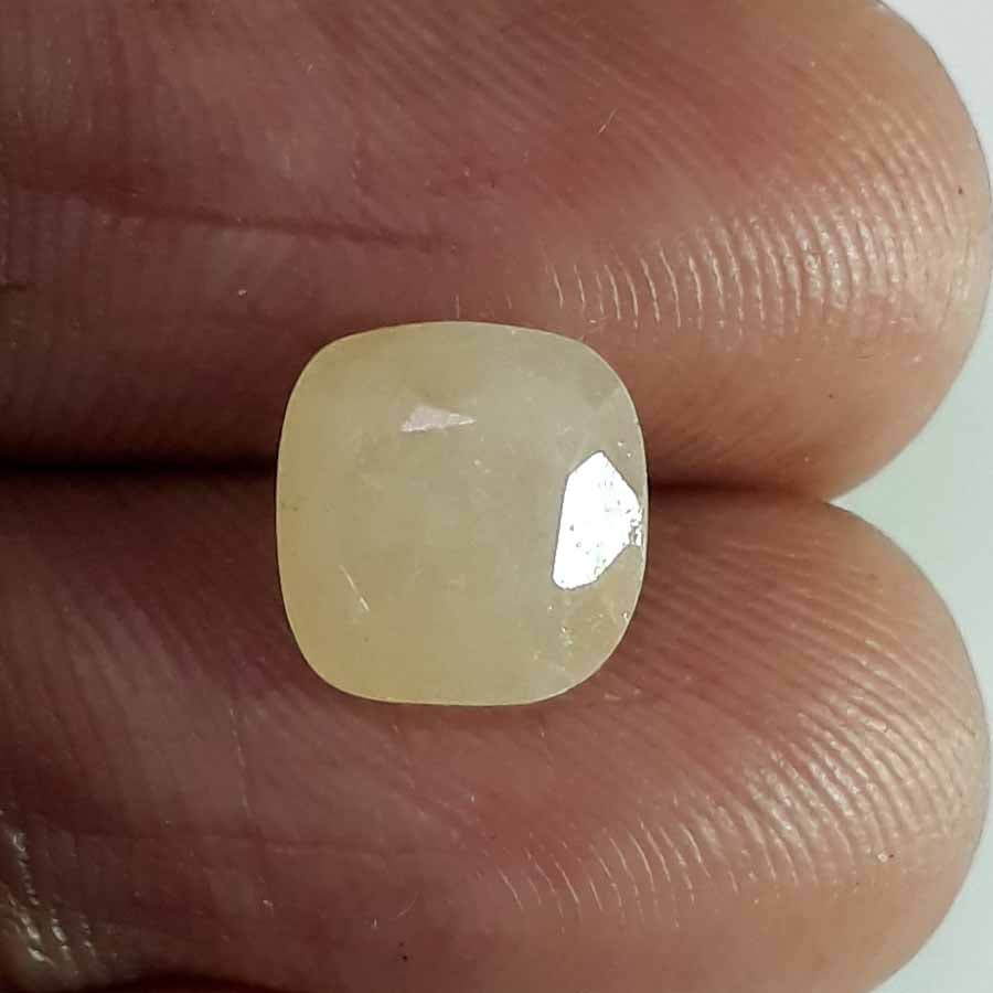 3.56 Ratt. Natural yellow sapphire with Govt Lab Certified-(4551)